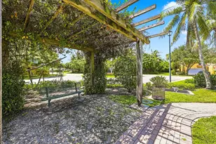 813 Pipers Cay Dr, West Palm Beach, FL 33415 - Photo 38