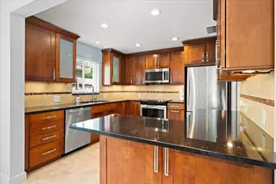 2137 NE 17th Ave, Wilton Manors, FL 33305 - Photo 30