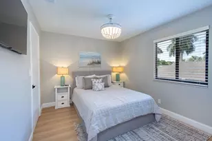 2478 Bedford Mews Dr, Wellington, FL 33414 - Photo 16