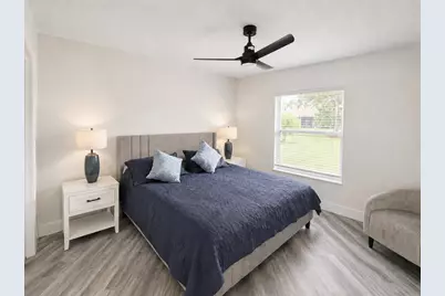 15545 Meadow Wood Drive, Wellington, FL 33414 - Photo 14
