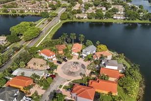 10627 NW 7th St, Pembroke Pines, FL 33026 - Photo 6
