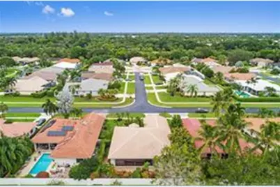 9140 Cypress Hollow Drive, Palm Beach Gardens, FL 33418 - Photo 2