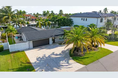 2401 NE 33rd Street, Lighthouse Point, FL 33064 - Photo 1