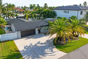 2401 NE 33rd St, Lighthouse Point, FL 33064 - Photo 1