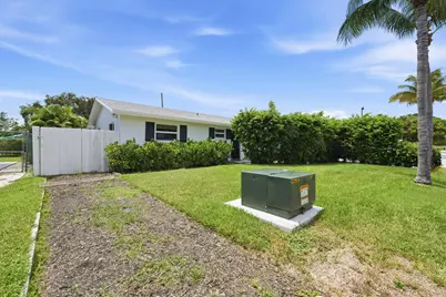 354 Edmor Road, West Palm Beach, FL 33405 - Photo 14