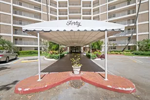 3051 N Course Dr, Pompano Beach, FL 33069 - Photo 4