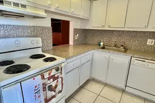 120 Lake Meryl Dr, West Palm Beach, FL 33411 - Photo 4
