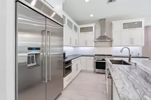 464 NE 8th St, Boca Raton, FL 33432 - Photo 14
