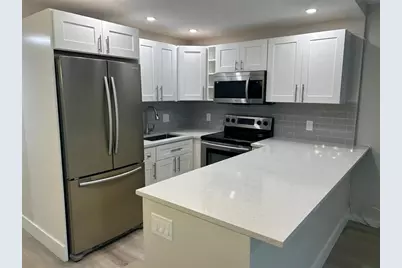 423 Markham T #423, Deerfield Beach, FL 33442 - Photo 2