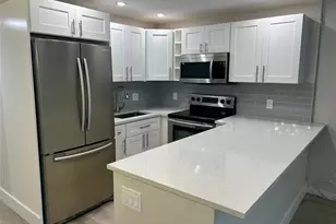 423 Markham T, Deerfield Beach, FL 33442 - Photo 2