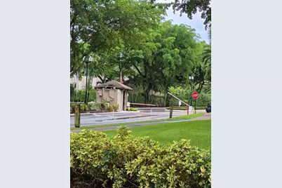 1273 NW 122nd Terrace, Pembroke Pines, FL 33026 - Photo 4