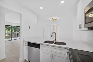3404 Gardens E Dr, Palm Beach Gardens, FL 33410 - Photo 8