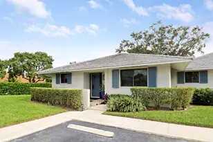 109 Club Dr, Palm Beach Gardens, FL 33418 - Photo 2