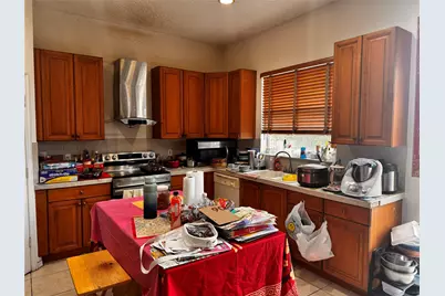 1820 NW 78th Avenue, Pembroke Pines, FL 33024 - Photo 6
