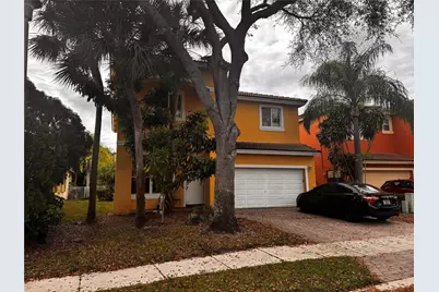 1820 NW 78th Avenue, Pembroke Pines, FL 33024 - Photo 2