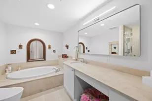209 N Birch Rd, Fort Lauderdale, FL 33304 - Photo 32