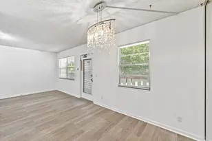 2035 Newcastle B, Boca Raton, FL 33434 - Photo 10