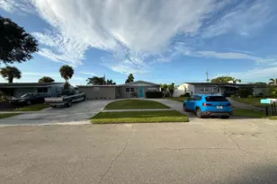 4400 Applecrest Dr, Palm Beach Gardens, FL 33410 - Photo 2