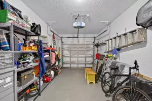 2007 Discovery Cir E, Deerfield Beach, FL 33442 - Photo 20