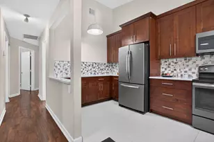 2007 Discovery Cir E, Deerfield Beach, FL 33442 - Photo 2