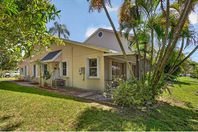 2007 Discovery Circle E, Deerfield Beach, FL 33442 - Photo 4