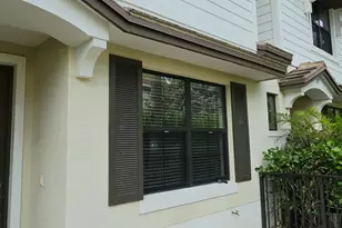 2723 NE 14th St, Pompano Beach, FL 33062 - Photo 4
