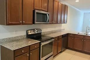 2723 NE 14th St, Pompano Beach, FL 33062 - Photo 8