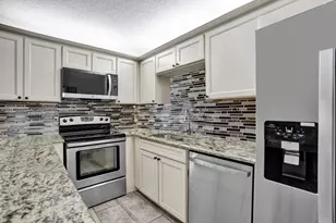 9993 NW 7th St, Plantation, FL 33324 - Photo 6
