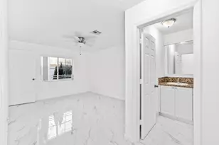 190 SE 2nd St, Deerfield Beach, FL 33441 - Photo 14