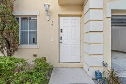 190 SE 2nd Street, Deerfield Beach, FL 33441 - Photo 4