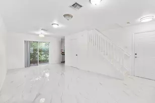 190 SE 2nd St, Deerfield Beach, FL 33441 - Photo 8