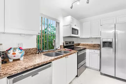 190 SE 2nd Street, Deerfield Beach, FL 33441 - Photo 10