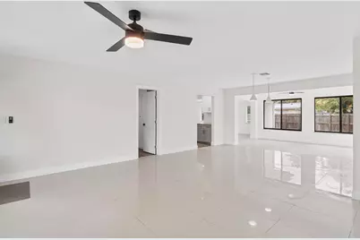 909 SE 14th Drive, Deerfield Beach, FL 33441 - Photo 18