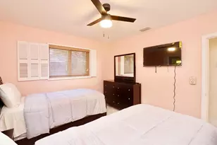 842 NE 154th St, Miami, FL 33162 - Photo 28