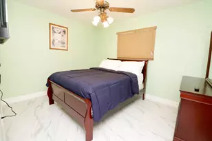 842 NE 154th St, Miami, FL 33162 - Photo 30