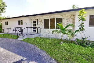 842 NE 154th St, Miami, FL 33162 - Photo 2