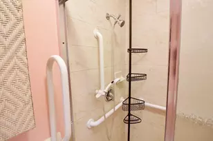 842 NE 154th St, Miami, FL 33162 - Photo 24