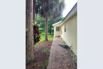 638 Peppergrass Run, Royal Palm Beach, FL 33411 - Photo 2