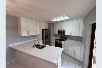 31 Springdale Circle, Palm Springs, FL 33461 - Photo 6