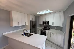 31 Springdale Cir, Palm Springs, FL 33461 - Photo 6