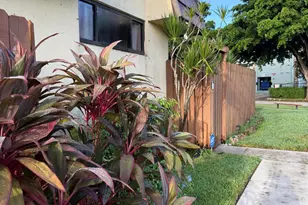 31 Springdale Cir, Palm Springs, FL 33461 - Photo 2