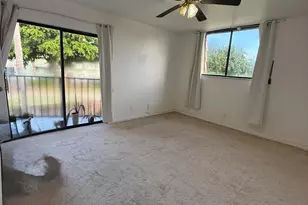 31 Springdale Cir, Palm Springs, FL 33461 - Photo 14