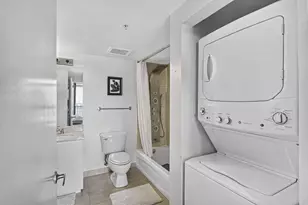 1750 N Bayshore Dr, Miami, FL 33132 - Photo 24