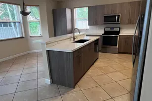 315 NW 158th Ln, Pembroke Pines, FL 33028 - Photo 10
