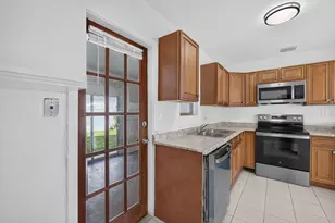 304 Cypress Dr, Lake Park, FL 33403 - Photo 18