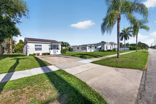 304 Cypress Dr, Lake Park, FL 33403 - Photo 44