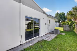 304 Cypress Dr, Lake Park, FL 33403 - Photo 40