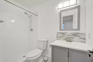1738 NE 52nd St, Fort Lauderdale, FL 33334 - Photo 38
