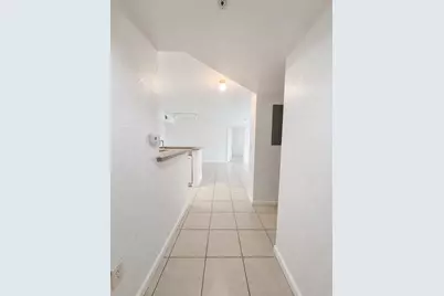 121 SW Palm Drive #104, Port Saint Lucie, FL 34986 - Photo 2