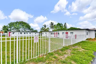 1725 NE 148th Street #2, Miami, FL 33181 - Photo 2